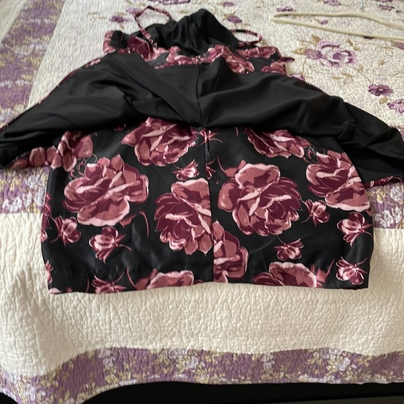 Tank dress w spaghetti straps straight suit with an overall pleading all around. - Picture 5 of 6